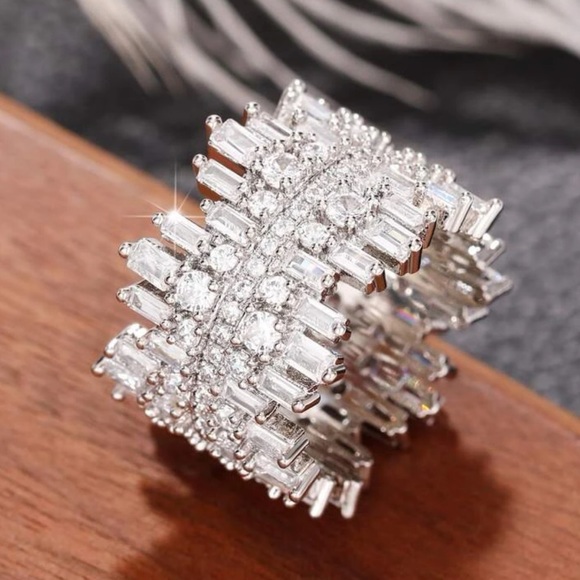 Luxury Simulated Diamond Round and Baguette Cut Wedding Band, Couture Ring, sz 8 - Picture 5 of 9